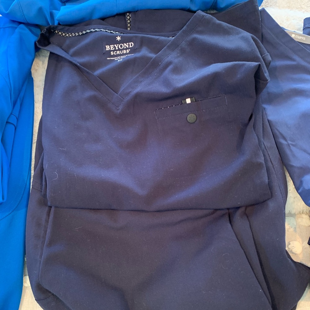 SCRUBS sold out